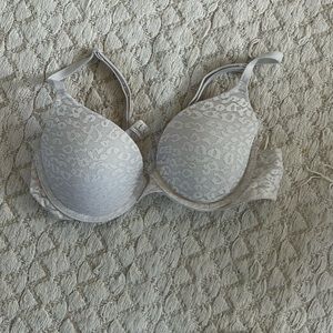 Victoria Secret PINK Wear Everywhere Lace Lightly Lined T-Shirt Bra